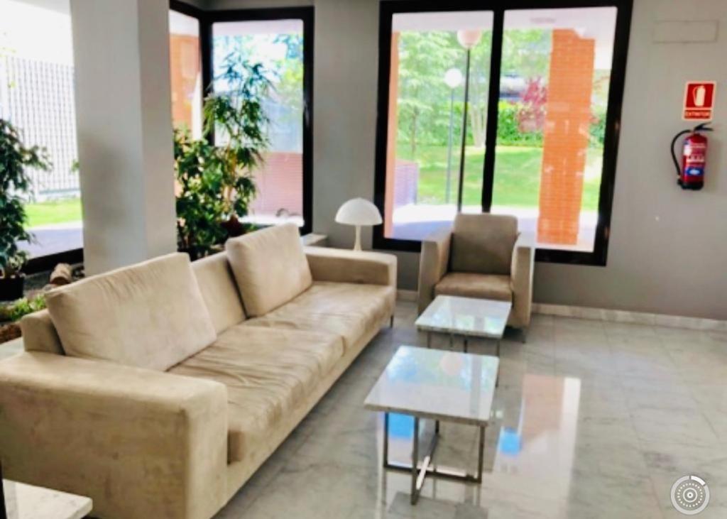Suites Madrid Belfast 13 Ifema Airport מראה חיצוני תמונה