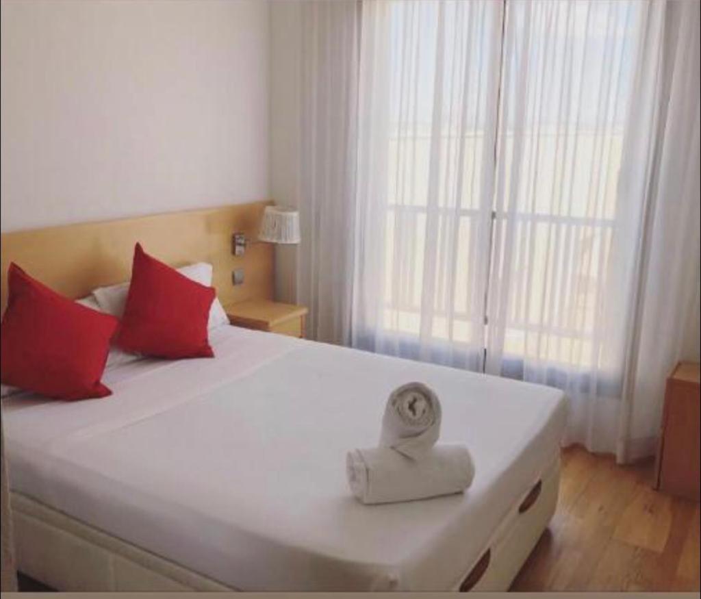 Suites Madrid Belfast 13 Ifema Airport מראה חיצוני תמונה